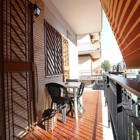 דירה Big Flat Metro C